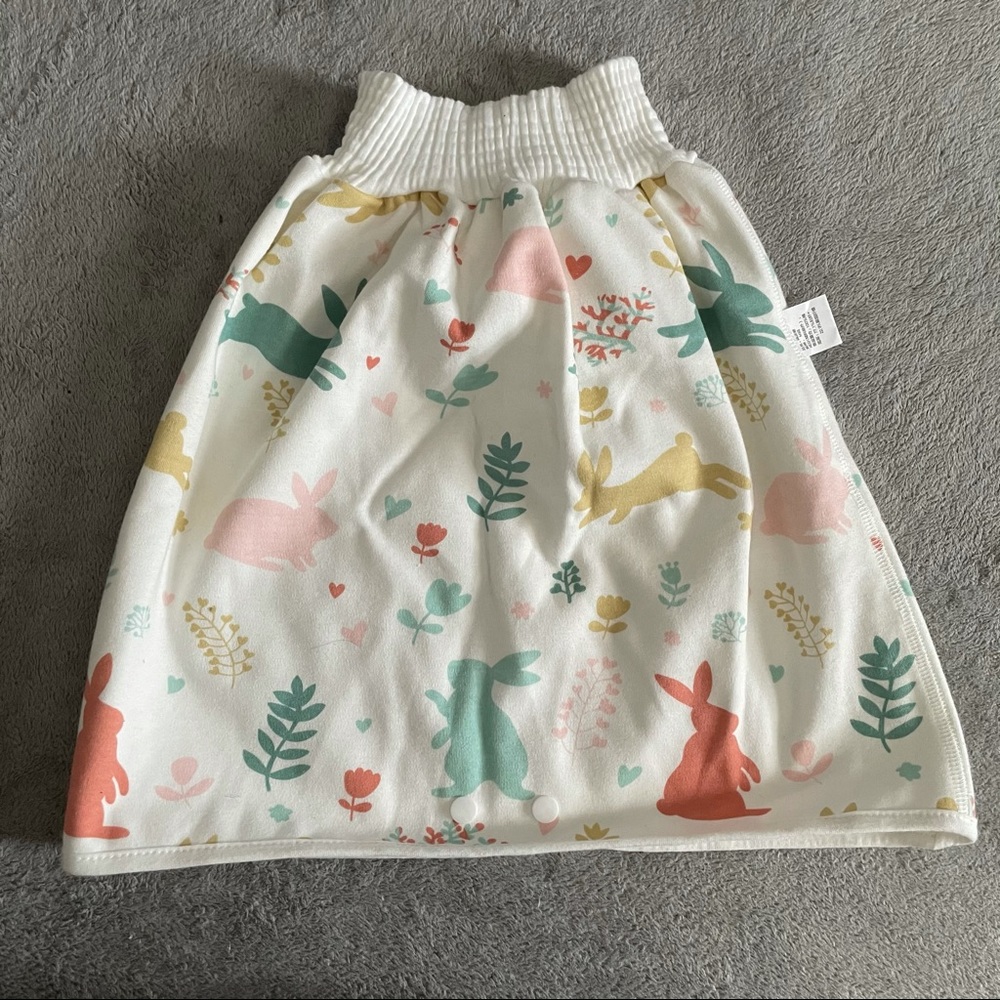 NWOT Child‘s Waterproof Sleep Skirt - small